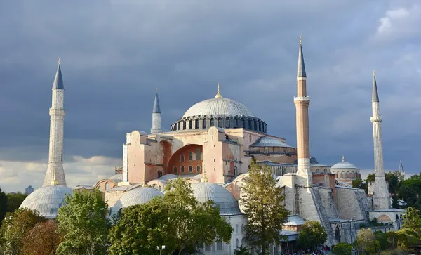 Ayasofya — İstanbul'un tarihî alanlarından