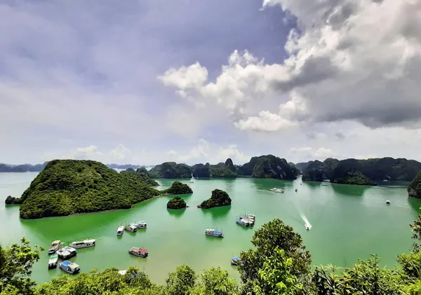 Ha Long Körfezi